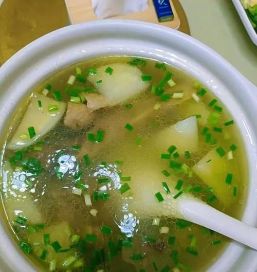 黄鳝变态出装攻略-如何提升游戏实力？（深入研究黄鳝变态出装，打造无敌英雄！）